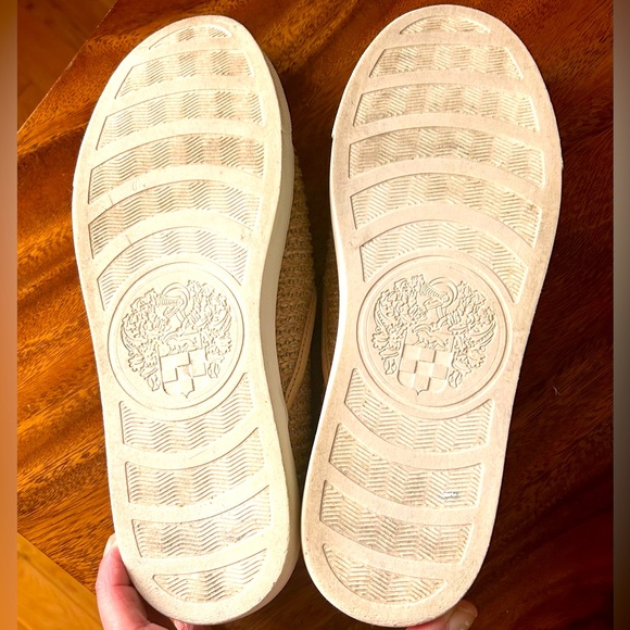 VINCE CAMUTO Aljetti Slip on Sneakers - Picture 4 of 7